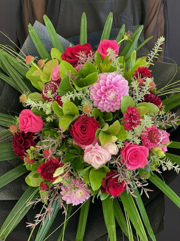 Exquisite Bouquet Including Some Roses